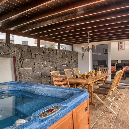 Villa Picasso - Private Pool, Bbq And Air-Con By Lanzarote Vacation Homes