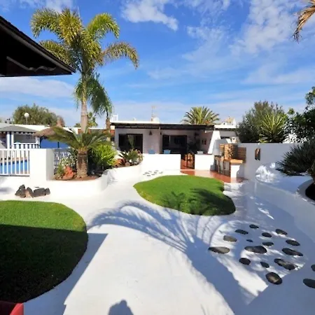 Villa Picasso - Private Pool, Bbq And Air-Con By Lanzarote Vacation Homes * Playa Blanca (Lanzarote)
